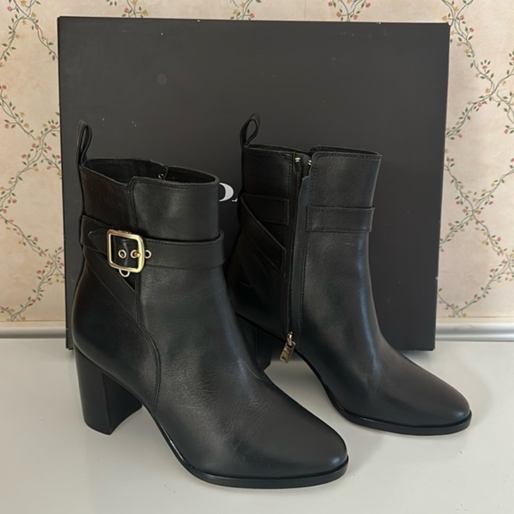COACH  Olivia bootie black leather ankle zipper block heel SIZE 6B NWT
